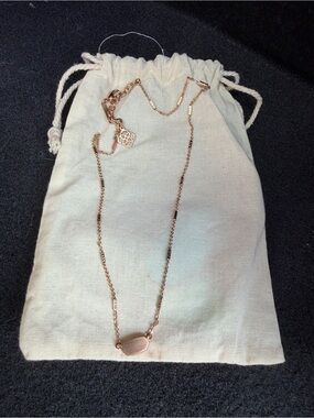 Kendra Scott Fern Pendant Necklace- Rose Gold